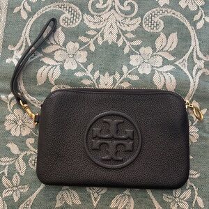 Tory Burch Black Textured Wristlet